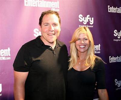 Jon Favreau: Wife, Net Worth, Tattoos, Smoking & Body Facts