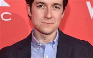 Josh Brener Height, Weight, Net Worth, Age, Birthday, Wikipedia, Who, Nationality, Biography