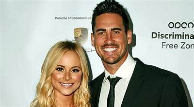 Josh Murray Brother, Mom, Net Worth, Relationship with Amanda Stanton