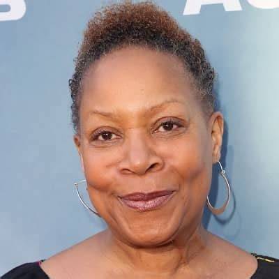 Juanita Jennings Bio, Wiki, Age, Height, Husband, Children, Movies, Tv Shows, Cancer and Net Worth