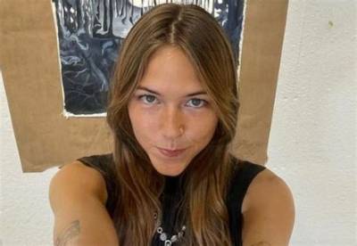 Julie Rose Clapton – Everything About Eric Clapton’s Daughter