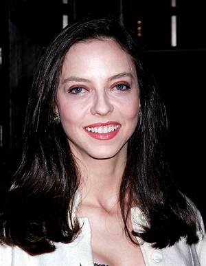Juliet Landau Bio, Family, Husband, Age, Net Worth, Movies and Tv Shows