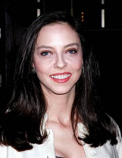 Juliet Landau Bio, Family, Husband, Age, Net Worth, Movies and Tv Shows