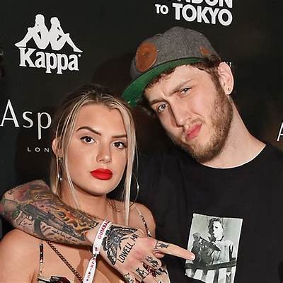 Justin H. M: Dating, Net Worth, Tattoos, Smoking & Body Facts