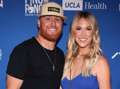 Justin Turner – Biography, Wife, Age, Girlfriend, Salary, Family, Facts