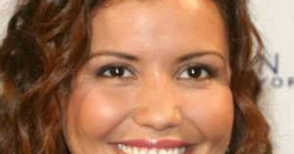 Justina Machado Age, Wiki, Biography, Height, Net Worth, Husband, Family, Instagram
