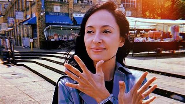 Kate Holderness Wiki: Age, Bio, Height Facts on Adele Roberts Girlfriend/Partner