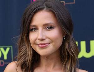 Katie Thurston Is Engaged – Let’s See What Her Family Thinks of This