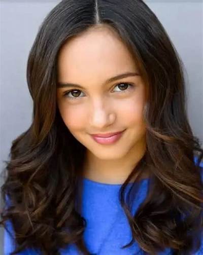 Kaylin Hayman Biography, Wiki, Age, Height, Parents, Net Worth, Movies and Phone Number