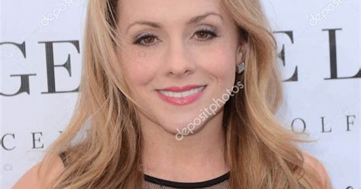 Kelly Stables Bio, Wiki, Age, Height, Husband, Family, Superstore, Movies and Net Worth