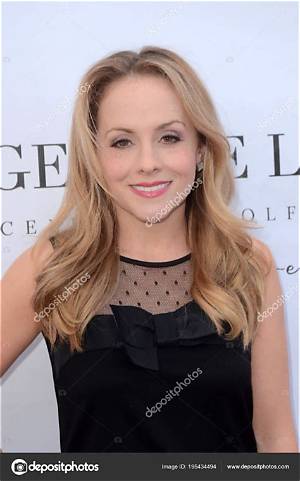 Kelly Stables Bio, Wiki, Age, Height, Husband, Family, Superstore, Movies and Net Worth