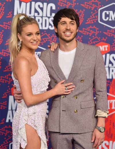 Kelsea Ballerini Husband: Morgan Evans Age, Wife, Net Worth, Height, Wiki, Instagram