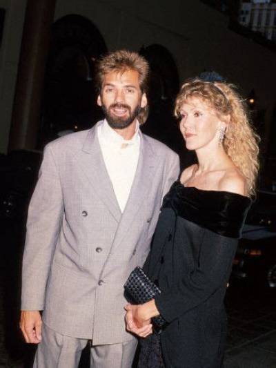 Kenny Loggins: Dating, Net Worth, Tattoos, Smoking & Body Facts