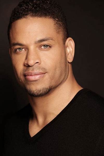 Kevin Hodge Bio, Wiki, Age, Height, Wife, Family, Kids, Brother, Hodgetwins, Workout, and Net Worth.