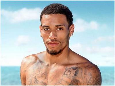 Kit Young Bio, Wiki, Age, Height, Girlfriend, Family, Actor, Cards, Movies and Net Worth