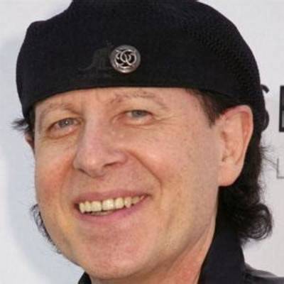 Klaus Meine Bio, Wiki, Wife, Net Worth, Height, Age, and Daughter