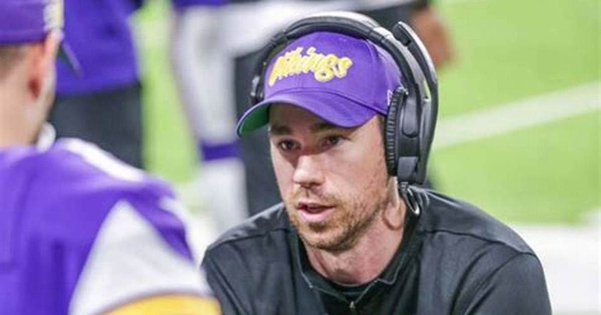 Klint Kubiak Net Worth, Salary, Family, Offensive Scheme, Dad