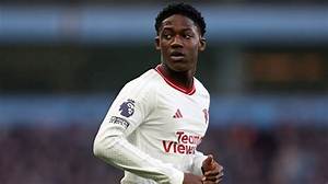 Kobbie Mainoo Biography – Facts, Age, Salary, Parents, Height