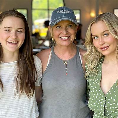 Kristine Carlson Daughters: How Old Are Jasmine and Kenna? Instagram & Boyfriend Revealed