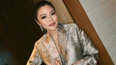 Lakam Chiu Age: How Old Is She? What Disease Does Kim Chiu Sister Have?