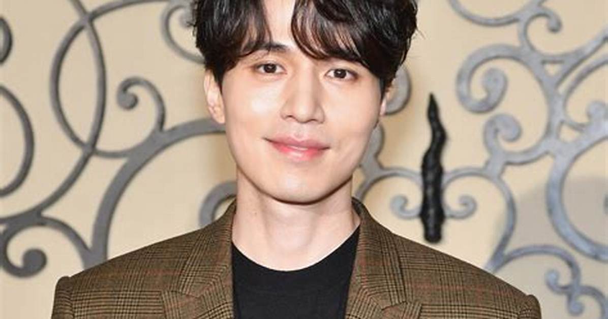 Lee Dong Wook Bio, Wiki, Age, Height, Education, Wife, Family, Career and Net Worth