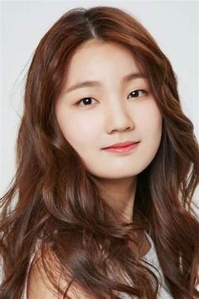 Lee Eun Saem Height, Weight, Net Worth, Age, Birthday, Wikipedia, Who, Nationality, Biography