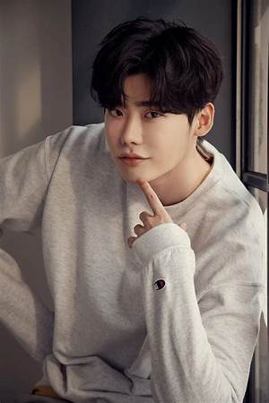 Lee Jong Suk Wiki: What’s His Ethnicity? Religion and Family Details