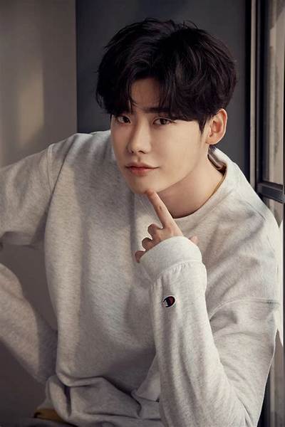 Lee Jong Suk Wiki: What’s His Ethnicity? Religion and Family Details