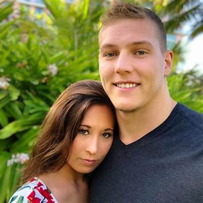 Leighton Vander Esch – Girlfriend, Parents and Family Life