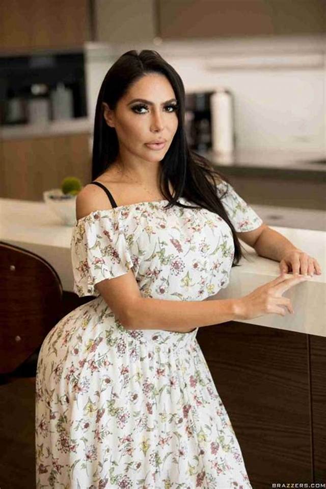 Lela Star Net Worth, Income, Salary, Earnings, Biography