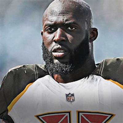 Leonard Fournette Age, Wiki, Biography, Wife, Salary, Height, Weight, Waived