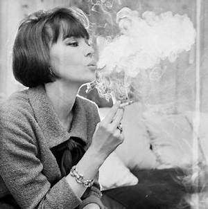 Leslie Caron: Dating, Net Worth, Tattoos, Smoking & Body Measurements