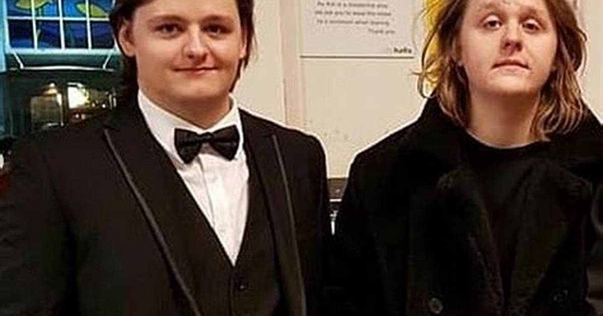 Lewis Capaldi Origini and Family: Brother and New Girlfriend