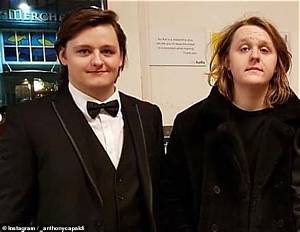Lewis Capaldi Origini and Family: Brother and New Girlfriend