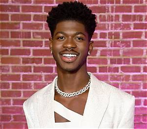 Lil Nas X Bio, Wiki, Age, Height, Parents, Siblings, Relationship, Old Town Road, Net Worth, Instagram