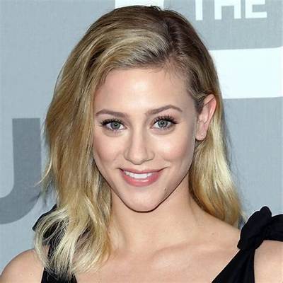 Lili Reinhart Height, Age, Wiki, Biography, Boyfriend, Net Worth