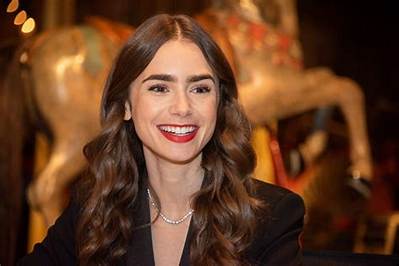 Lily Collins Height, Age, Boyfriend, Biography, Wiki, Net Worth