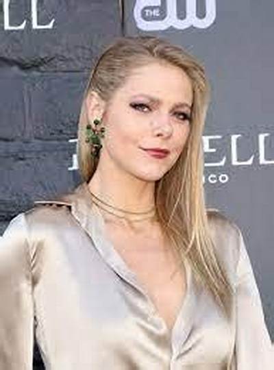 Lily Cowles Biography, Age, Family, Birthday, Height, Net Worth, Movies, Braindead