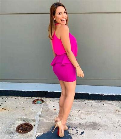 Lindsay Casinelli Biography, Age, Height, Husband, Baby, Salary and Facebook.