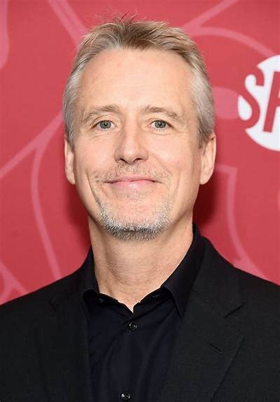 Linus Roache Bio, Wiki, Age, Family, Husband, Vikings, Batman, Movies, Tv Shows, and Net Worth.