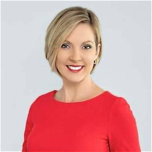 Lisa Spooner Bio, Wiki, Age, Husband, Nbc2, Salary, Miss Texas, Net Worth and Knee Brace