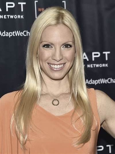 Liza Huber Net Worth, College, Instagram, Age, Family, Son