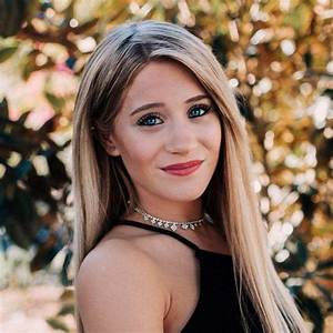 Lizzy Wurst- Biography, Age, Boyfriend, Height, Net Worth