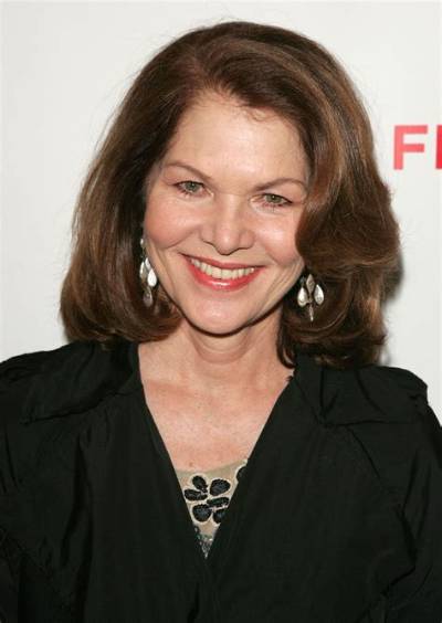 Lois Chiles Bio, Wiki, Age, Height, Family, Husband, Movies, Tv Shows, Moonraker, and Net Worth.
