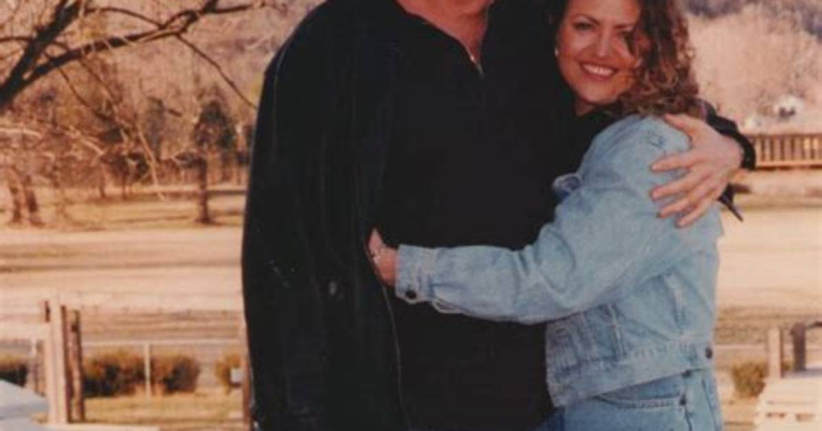 Lori Arnold Wikipedia: Who Is Tom Arnold’s Sister Lori – Is She Married?