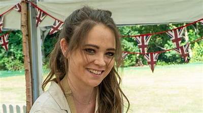 Lottie Bedlow: Great British Bake off Wikipedia, Biography, Age, Instagram, Husband – Is She Married