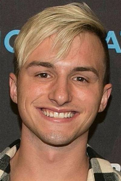 Lucas Cruikshank Biography; Net Worth, Age, Height, Siblings, Movies and Tv Shows