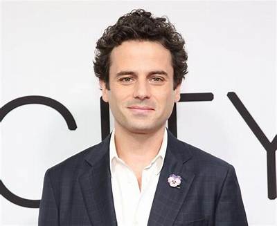 Luke Kirby Biography: Spouse, Age, Net Worth, Wikipedia, Pictures, Girlfriend, Movie