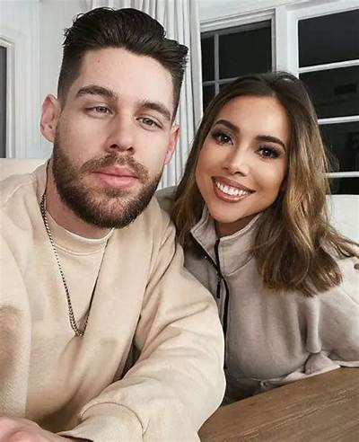 Lustrelux Bio, Wikipedia, Net Worth, Married, Husband, Height