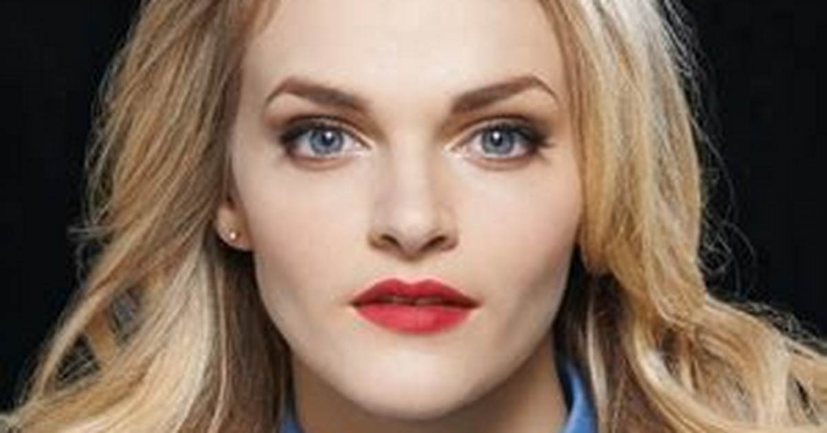 Madeline Brewer: Dating, Net Worth, Tattoos, Smoking & Body Measurements